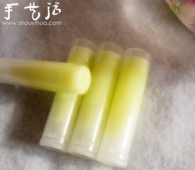 自制天然无激素的润唇膏
