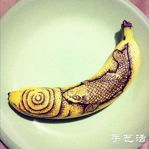 香蕉皮上创意DIY逼真图案