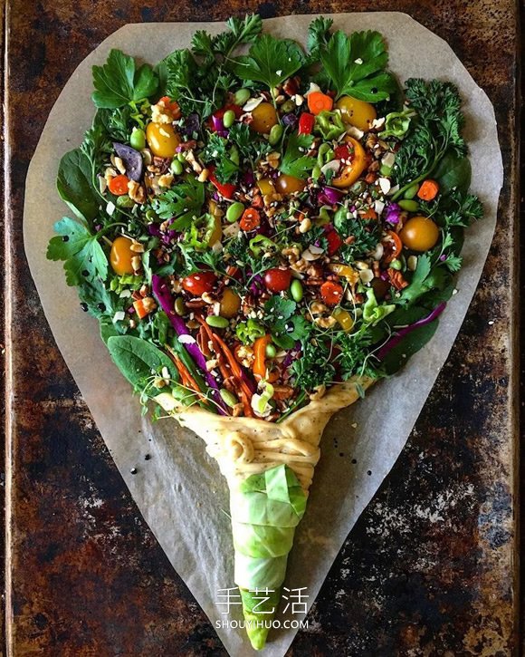 用剩菜和面包制作成的可食用“面包花束”
