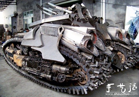 废弃金属DIY的“威震天”坦克