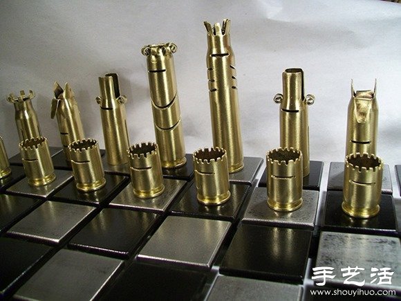 金属之美：子弹弹壳手工制作国际象棋