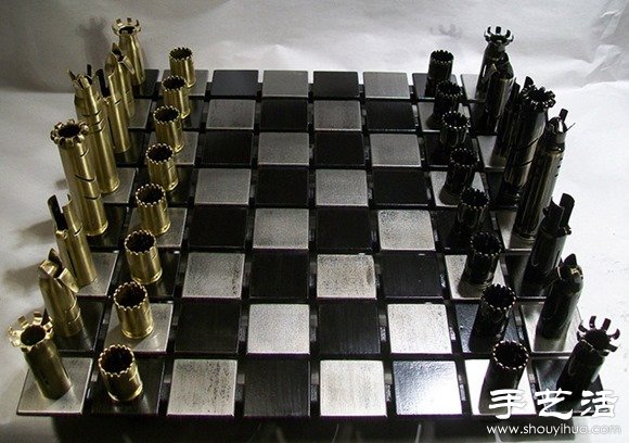 金属之美：子弹弹壳手工制作国际象棋