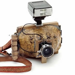 龟壳、穿山甲壳和动物角手工制作的相机