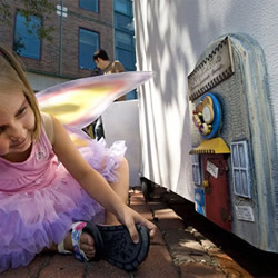让孩子在梦想中长大 安娜堡街上的妖精之门
