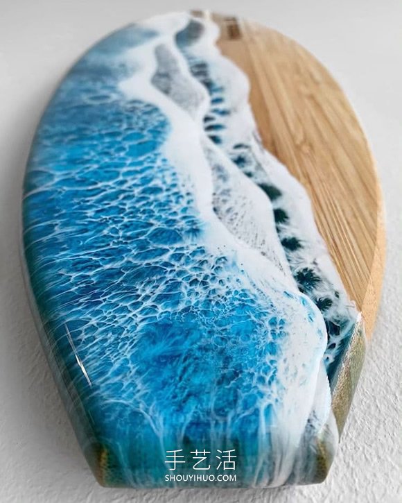 树脂艺术将日常物品变成微型海洋景观
