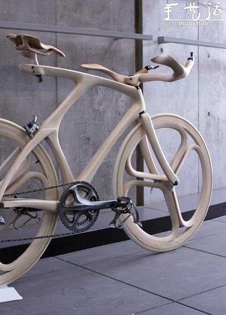 木材DIY雕刻的自行车