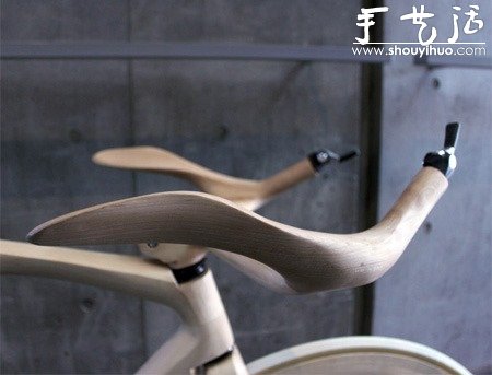 木材DIY雕刻的自行车