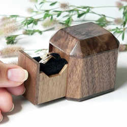 质朴温暖的木质收纳盒 专为珠宝打造的木器收纳