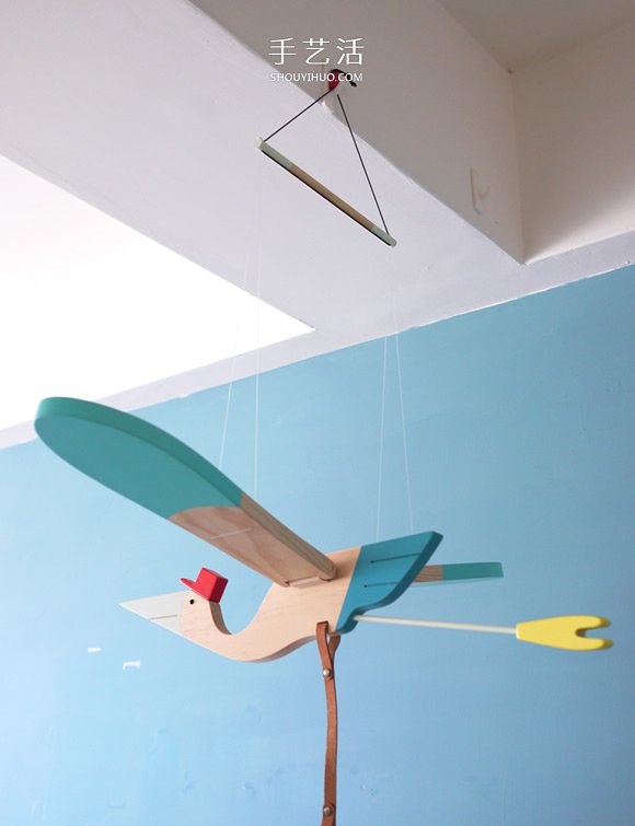手工制作木头玩具送子鸟 拉下拉环扇动翅膀飞行