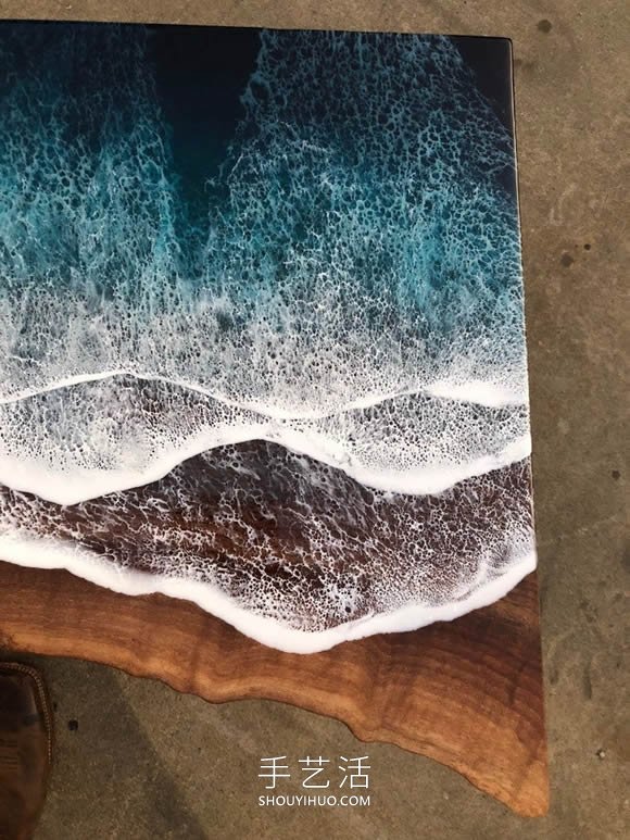 木材和树脂的创意结合！潮汐般的海岸桌子