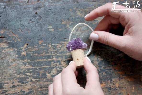DIY红酒紫水晶效果瓶塞的教程