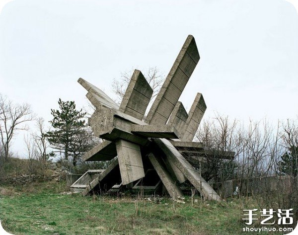 前南斯拉夫：后现代纪念碑式雕塑作品