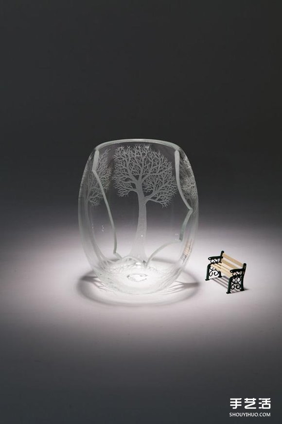 玻璃雕刻作品：用电钻刻划出心中的森林圣殿