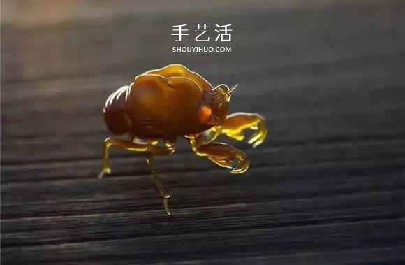 逼真到极致的昆虫玻璃雕塑 按照一比一还原！