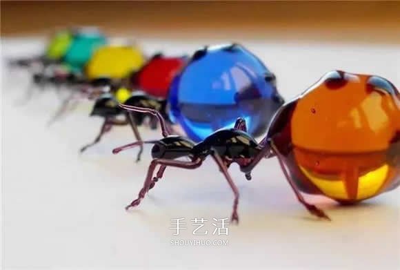 逼真到极致的昆虫玻璃雕塑 按照一比一还原！