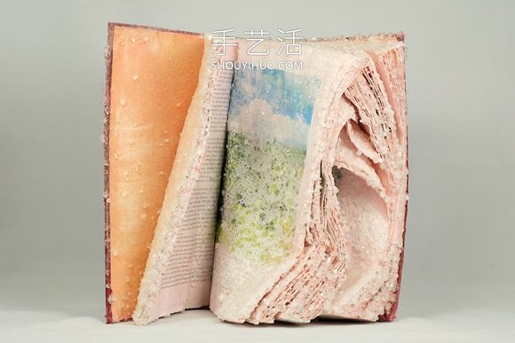 艺术家将书籍DIY转变为晶莹剔透的雕塑作品