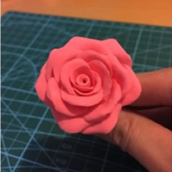 粘土玫瑰花制作图解 粘土玫瑰的做法DIY教程