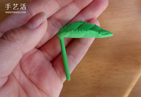 怎样制作粘土打伞的小猫 超轻粘土卡通猫咪DIY