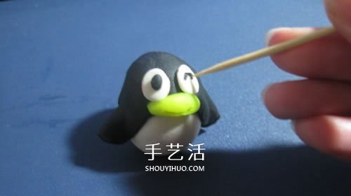 忘不了的可爱卡通形象 QQ企鹅橡皮泥手工制作