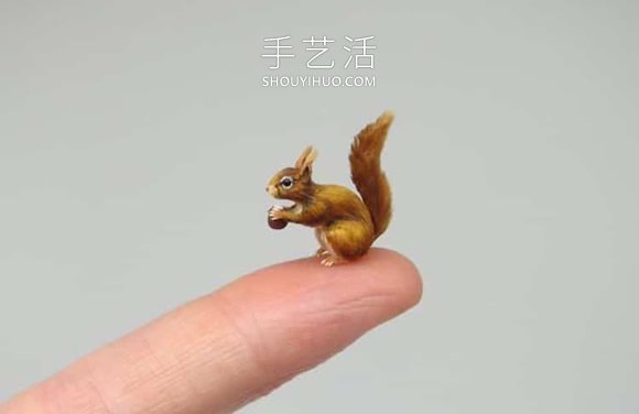 超逼真微型动物雕像，足以放在您的指尖！