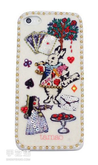 童话般的刺绣工艺 制作出独特又可爱的手机壳