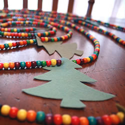 简单串珠手工制作圣诞节装饰的做法教程