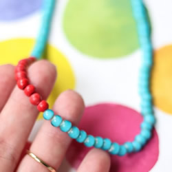 DIY可爱小清新串珠项链的方法图解教程