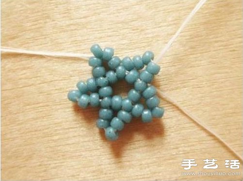 串珠五角星项链吊坠手工制作图解教程