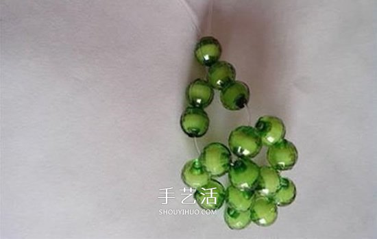 情人节串珠玫瑰花DIY 用串珠做红玫瑰的方法