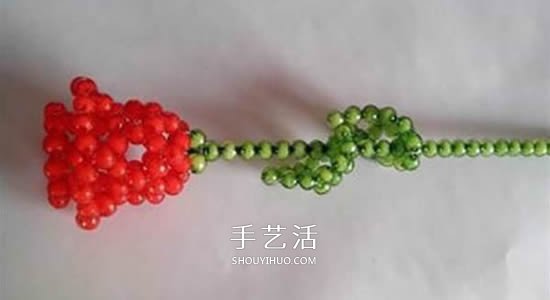 情人节串珠玫瑰花DIY 用串珠做红玫瑰的方法