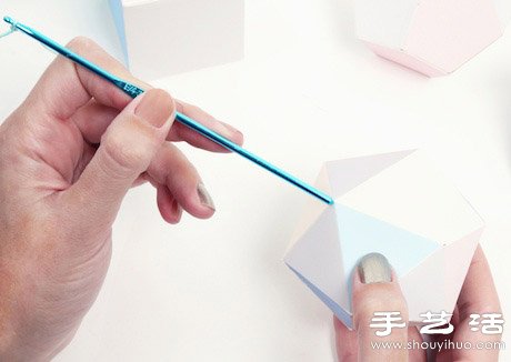 手工剪纸立体挂件的制作方法