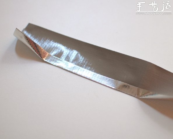 DIY超简单银色胶带手镯