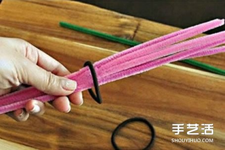 扭扭棒花朵教程图解 DIY手工制作玫瑰花头绳