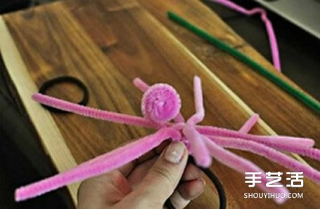 扭扭棒花朵教程图解 DIY手工制作玫瑰花头绳