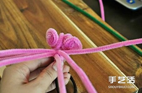 扭扭棒花朵教程图解 DIY手工制作玫瑰花头绳