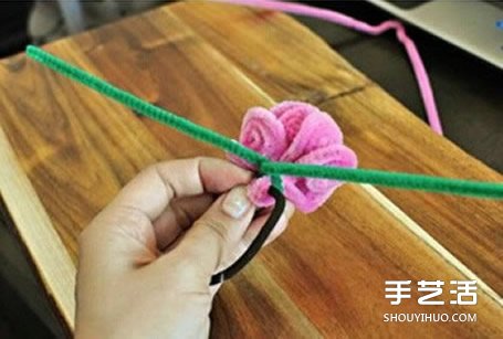 扭扭棒花朵教程图解 DIY手工制作玫瑰花头绳