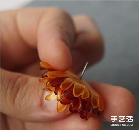 塑料花怎么做 美丽的塑料花头绳DIY手工制作