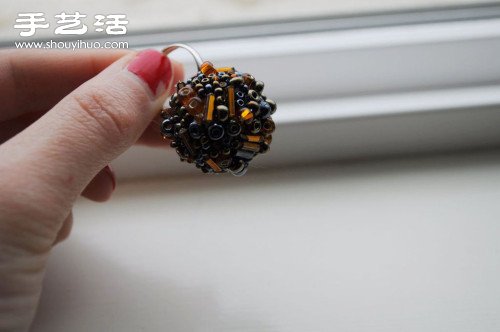 简单串珠戒指DIY手工制作图解教程