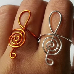 金属丝制作高音符戒指 自制优雅戒指的方法