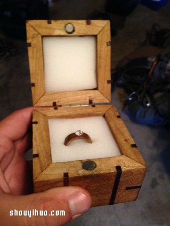 亲手自制戒指和戒盒 趁攀岩时向女友求婚