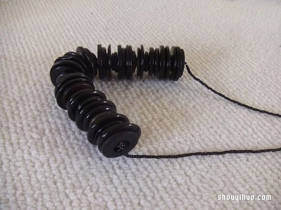 纽扣小手工 DIY制作小朋友喜欢的手镯项链