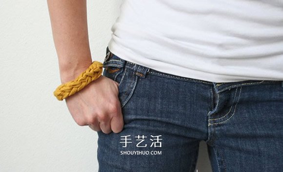 旧T恤编织手链的方法 粗犷风男士手链DIY