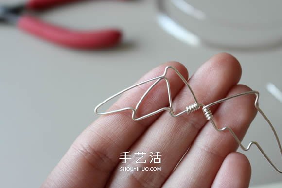 金属丝DIY制作龙之翼项链坠的方法图解教程