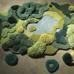 地毯废料手工编织出模拟大自然生态的羊毛毯