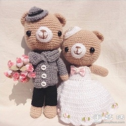 手工针织可爱小熊玩偶婚纱照