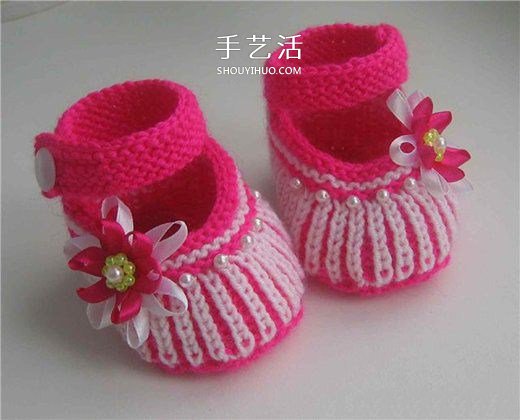 女宝宝保暖毛线鞋编织图解 带扣带和花朵装饰