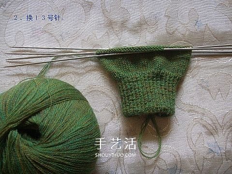 纯色无花纹手套的织法 手工编织带手指手套