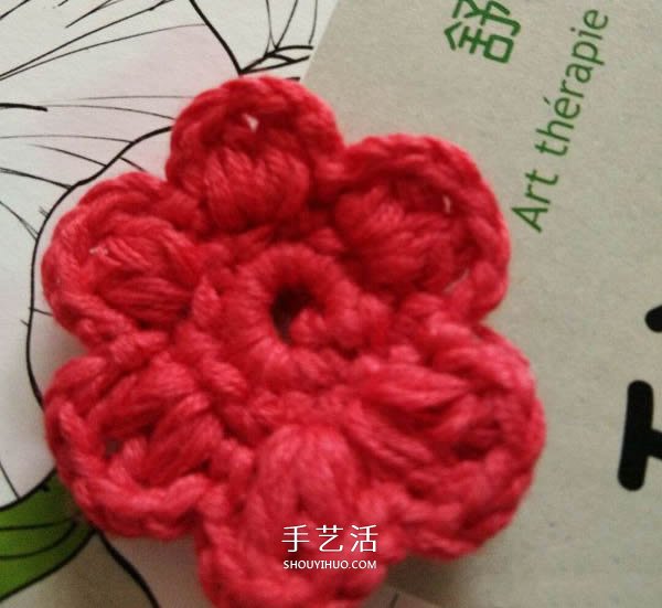 毛线小花的钩针编织图解 六瓣花朵的编织教程