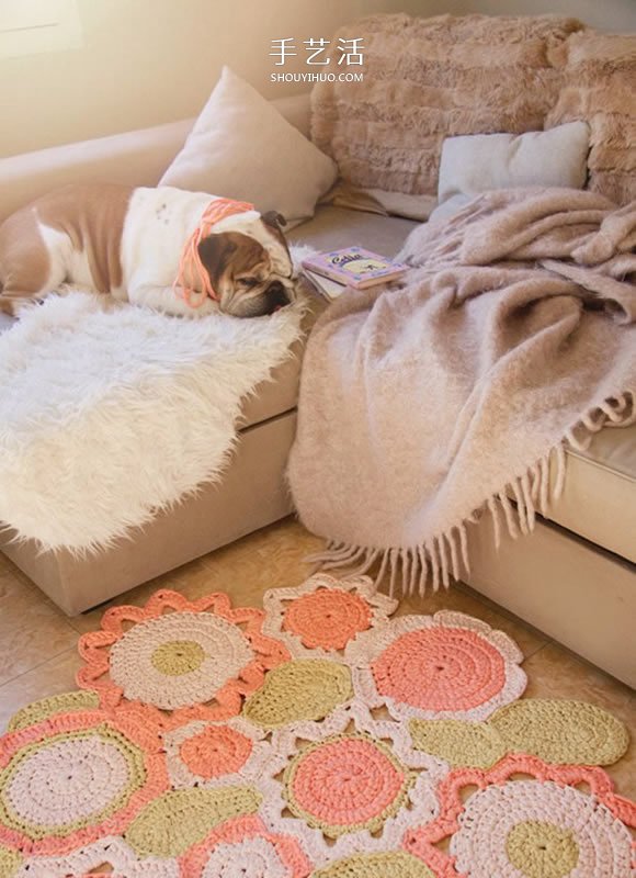 钩针编织花型地毯的方法 让家变得明亮温馨！
