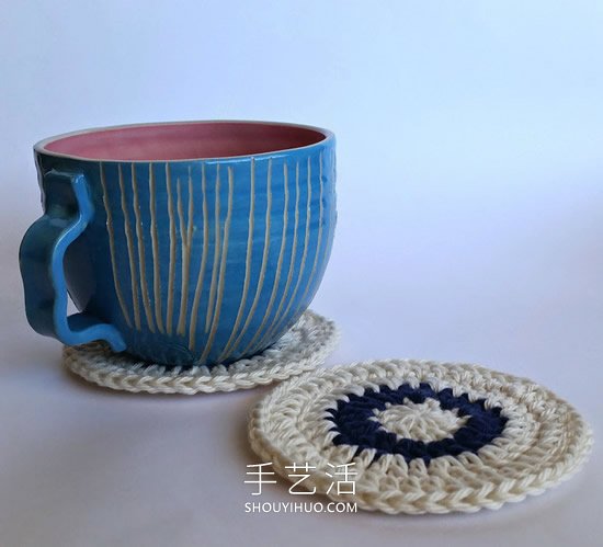 钩针编织冬季圆形杯垫的织法图解教程
